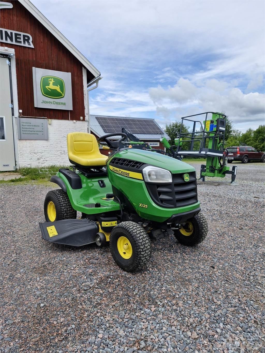 John Deere X125 Sodo traktoriukai-vejapjovės