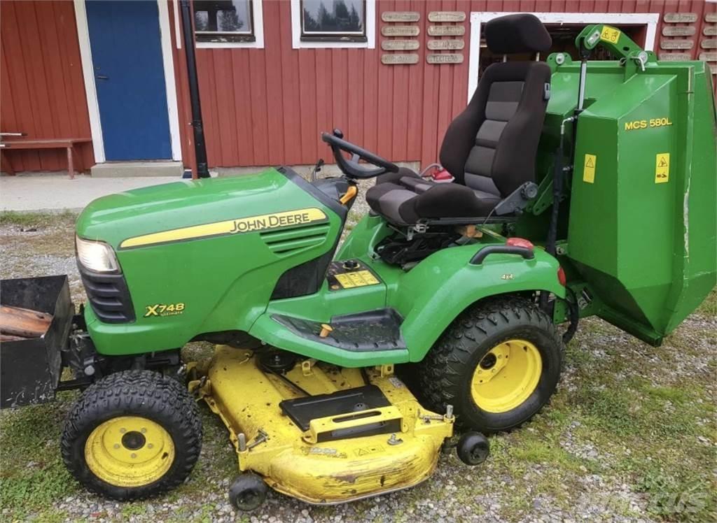 John Deere x748 Sodo traktoriukai-vejapjovės