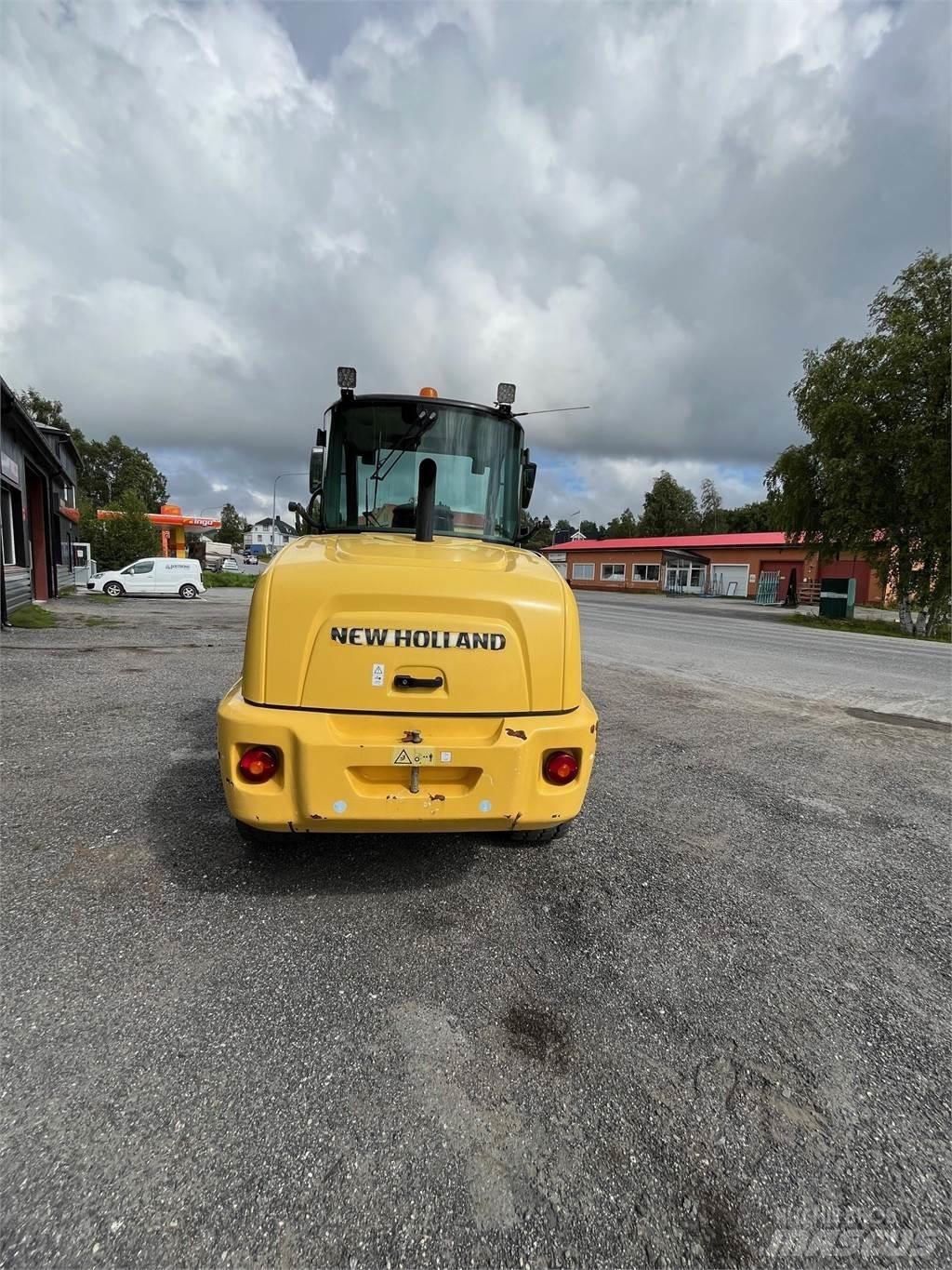 New Holland W70C Naudoti ratiniai krautuvai