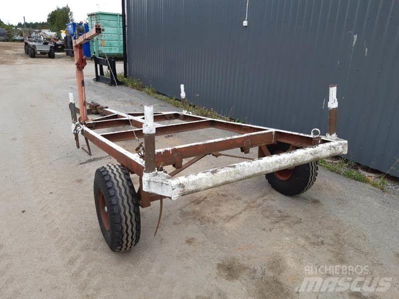  Skogvagn med vinch Miškovežių priekabos