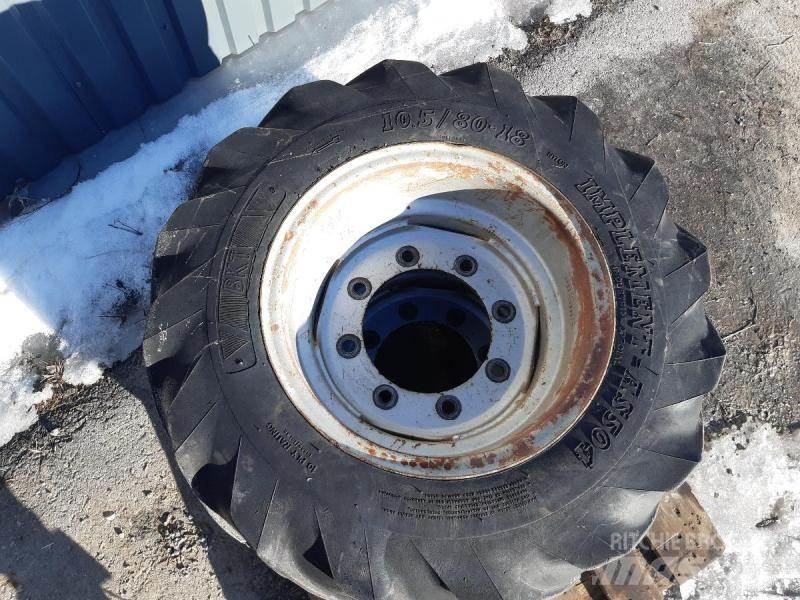  TRAKTOR HJUL 10,5/80-18 Padangos, ratai ir ratlankiai