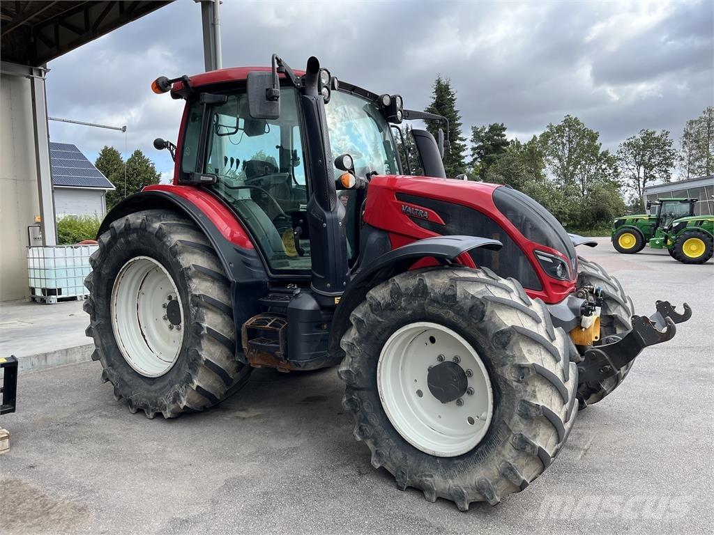 Valtra N174 Traktoriai