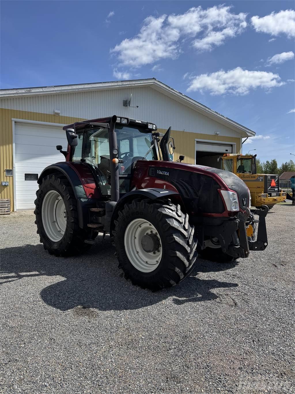 Valtra T203 Direct Traktoriai