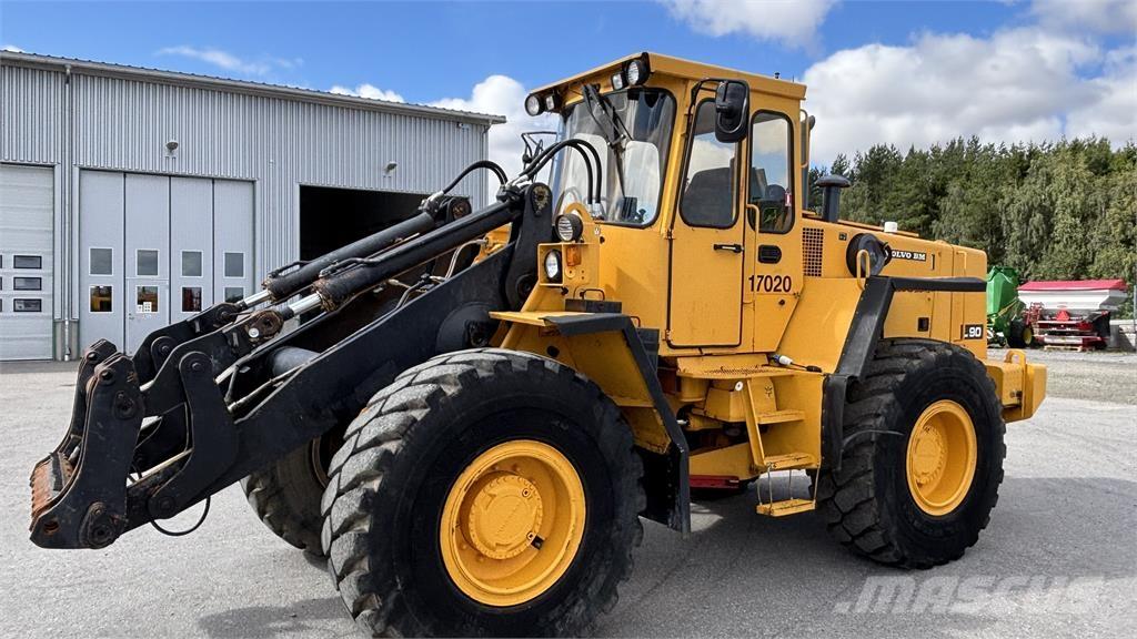 Volvo L90 LASTMASKIN Naudoti ratiniai krautuvai