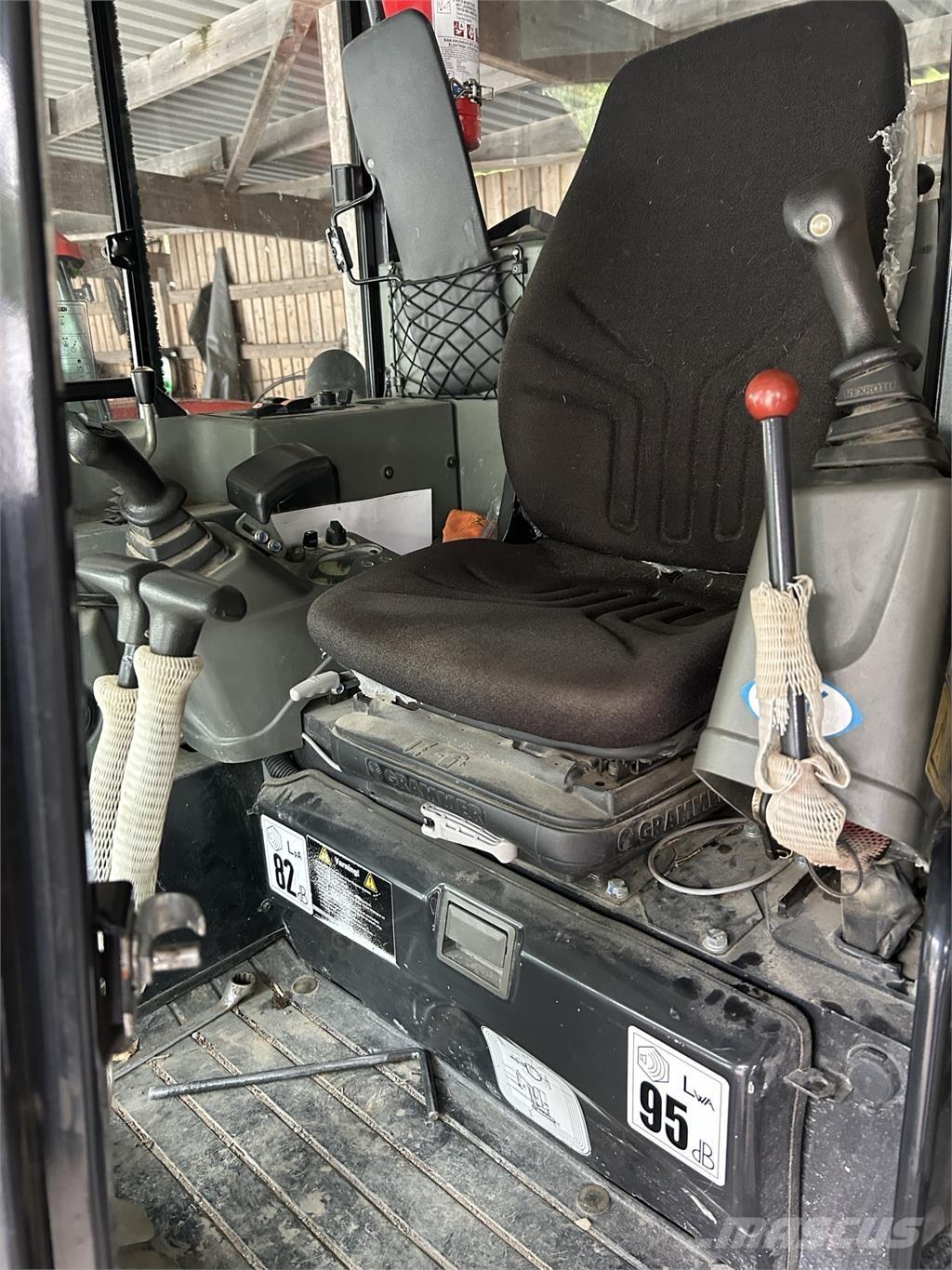 Yanmar VIO 38 GRÄVARE Naudoti ratiniai krautuvai