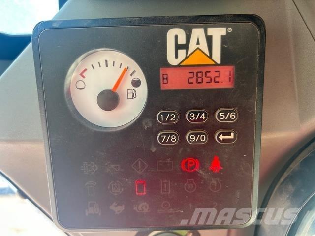 CAT 236D Padangos, ratai ir ratlankiai