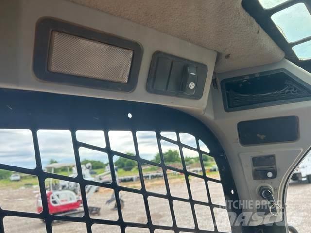 CAT 249D Krautuvai su šoniniu pasukimu
