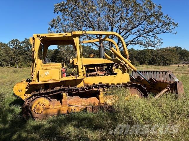 CAT D6D Vikšriniai buldozeriai