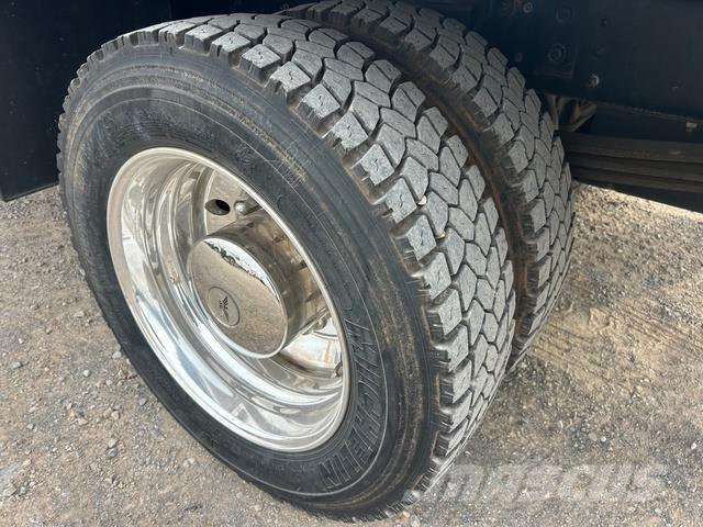 GMC C5500 Platforminiai/Gerviniai sunkvežimiai