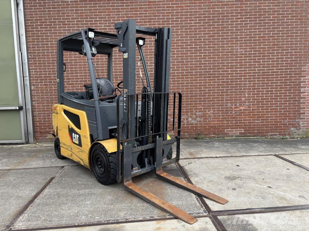 CAT 2EP5000 Elektriniai šakiniai krautuvai