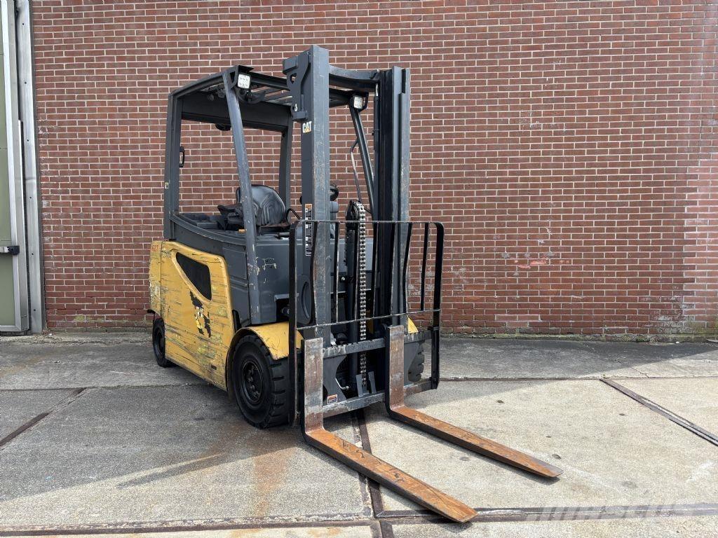 CAT 2EP5000 Elektriniai šakiniai krautuvai