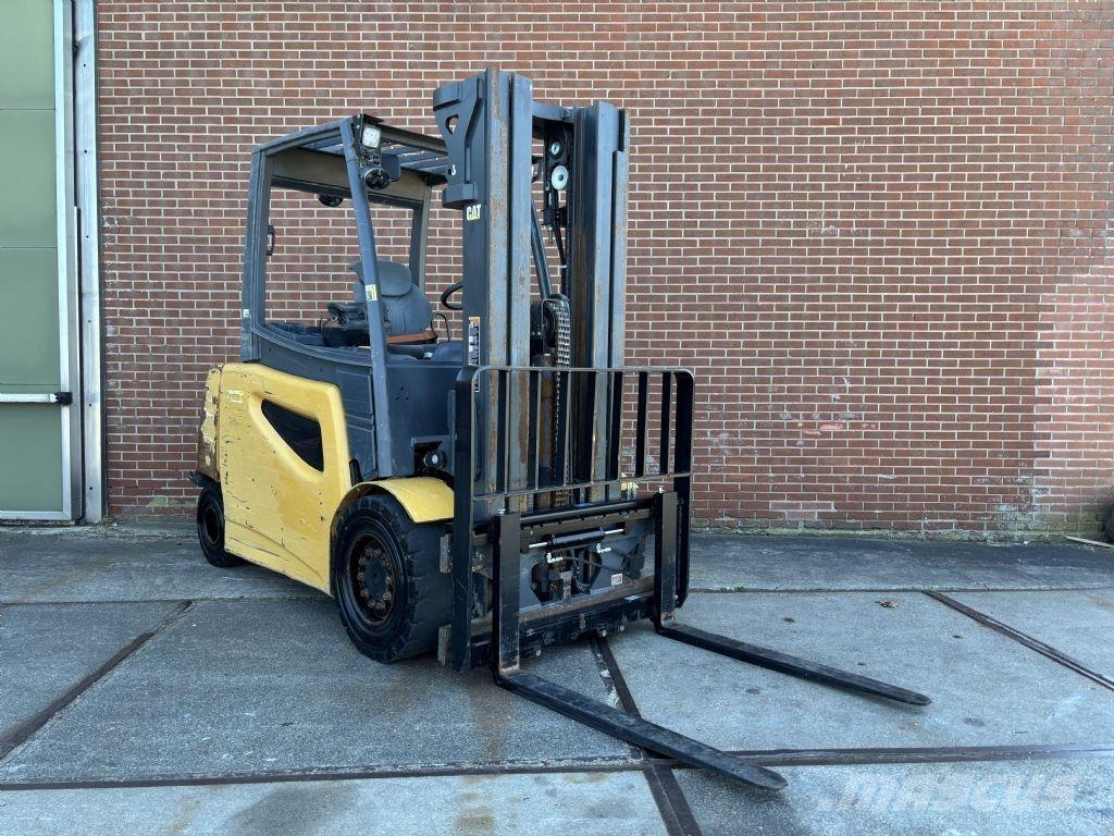 CAT 2EP8000 Elektriniai šakiniai krautuvai