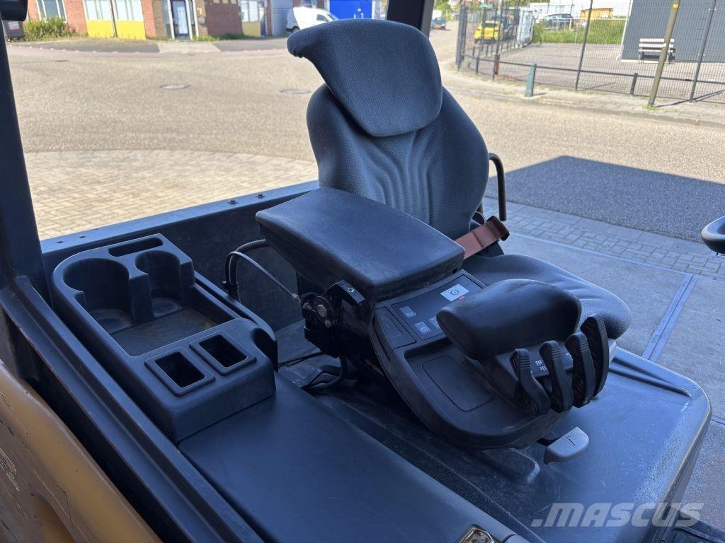CAT 2EP8000 Elektriniai šakiniai krautuvai