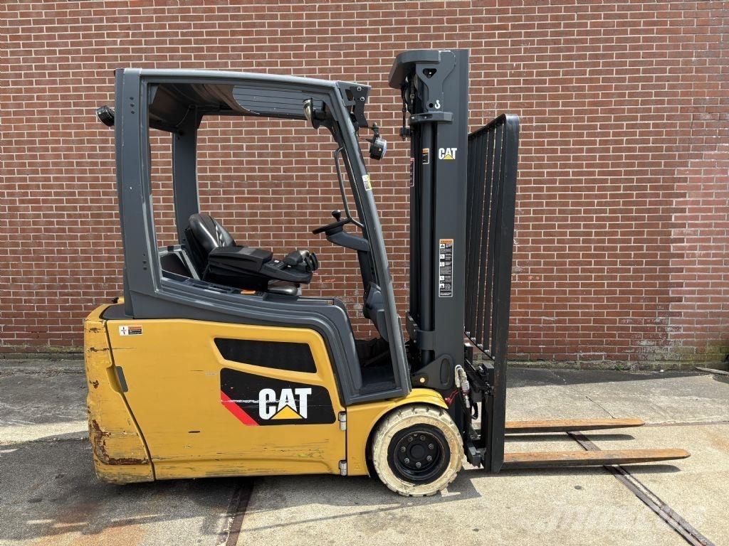 CAT 2ET4000 Elektriniai šakiniai krautuvai