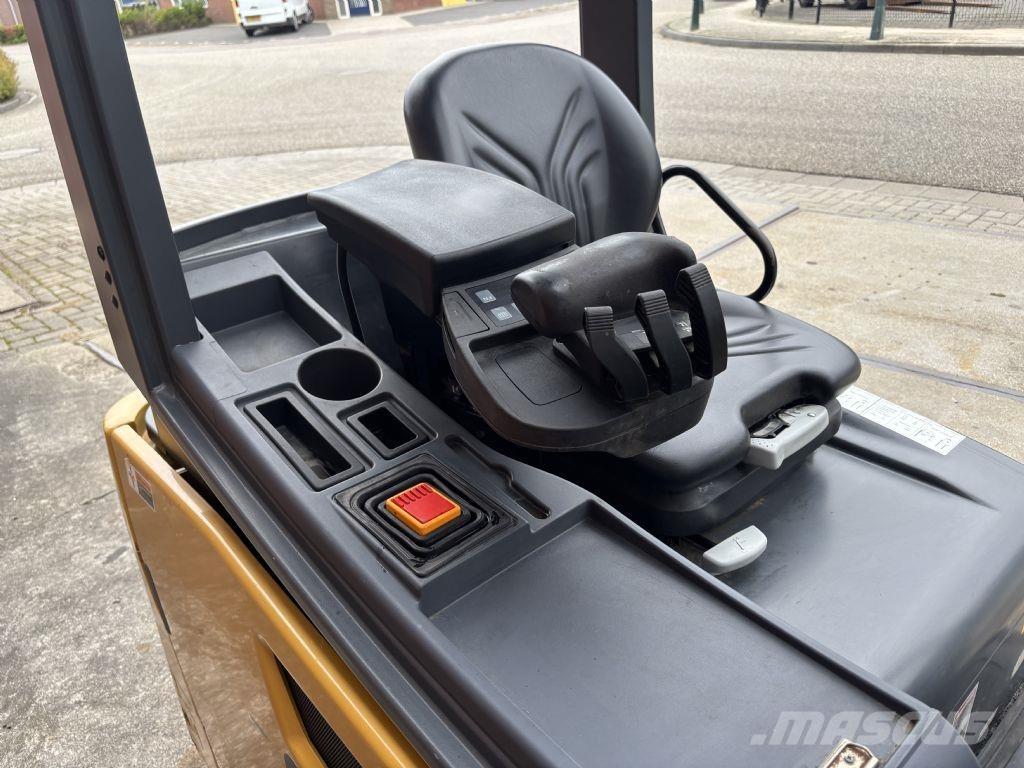 CAT 2ET4000 Elektriniai šakiniai krautuvai