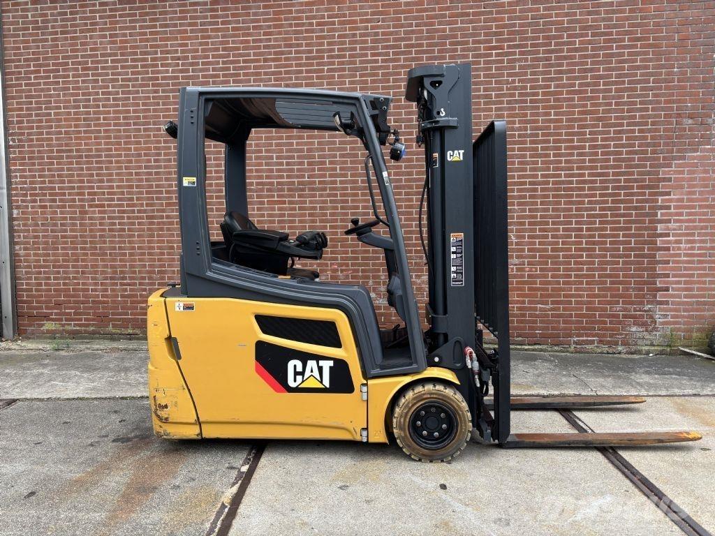 CAT 2ET4000 Elektriniai šakiniai krautuvai