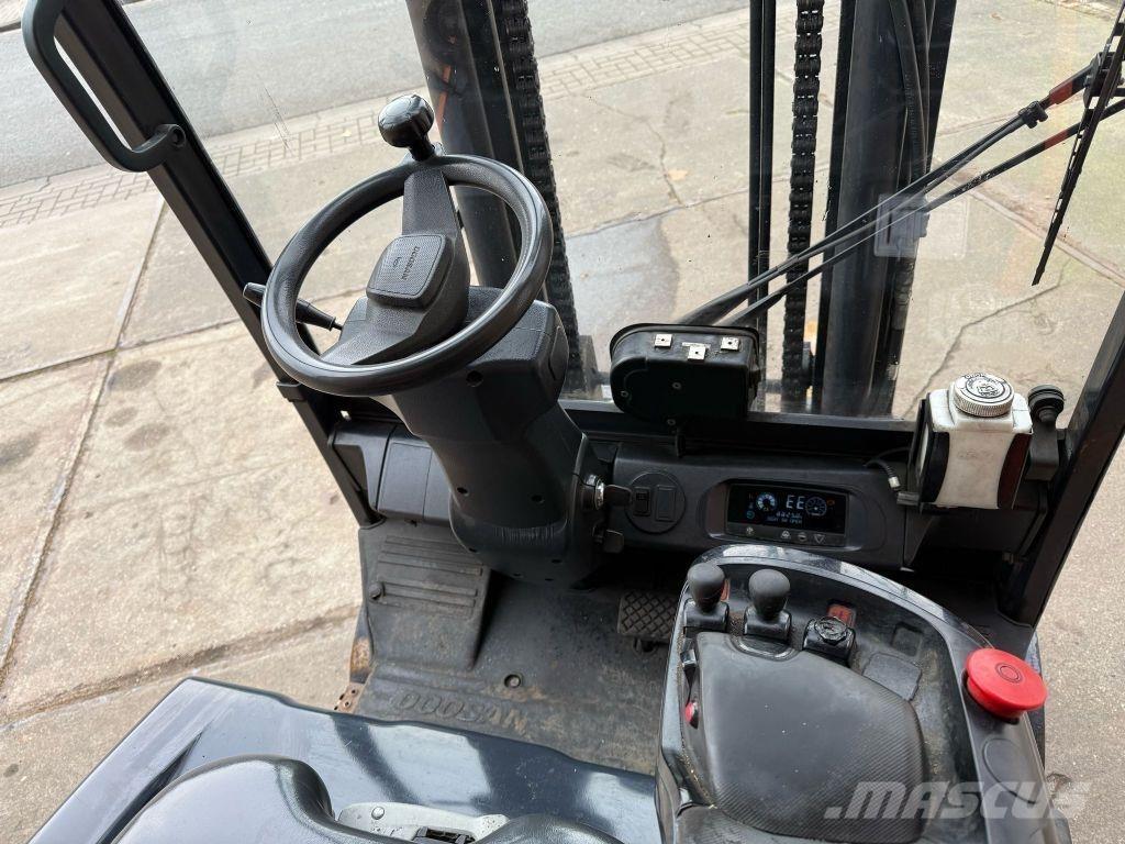 Doosan B35X-7 Elektriniai šakiniai krautuvai