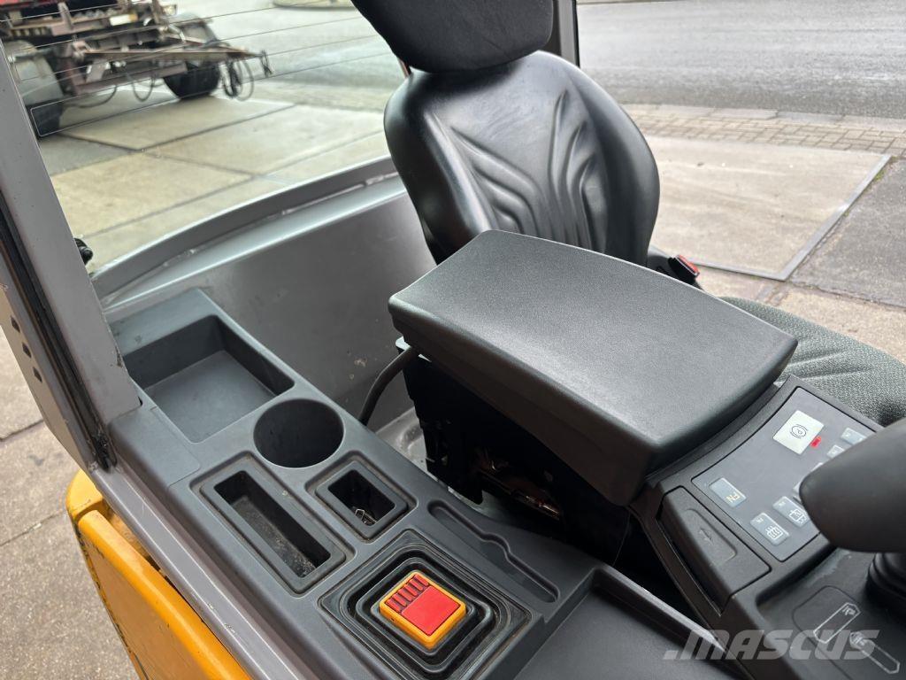 Jungheinrich EFG 216k Elektriniai šakiniai krautuvai