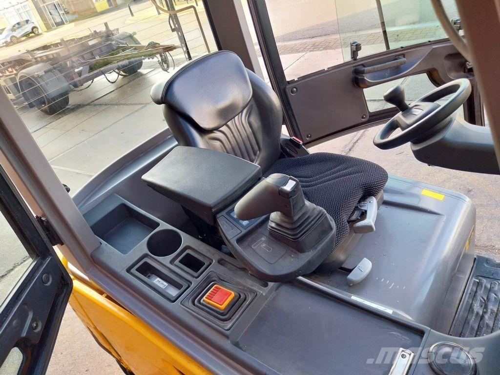 Jungheinrich EFG 320 Elektriniai šakiniai krautuvai