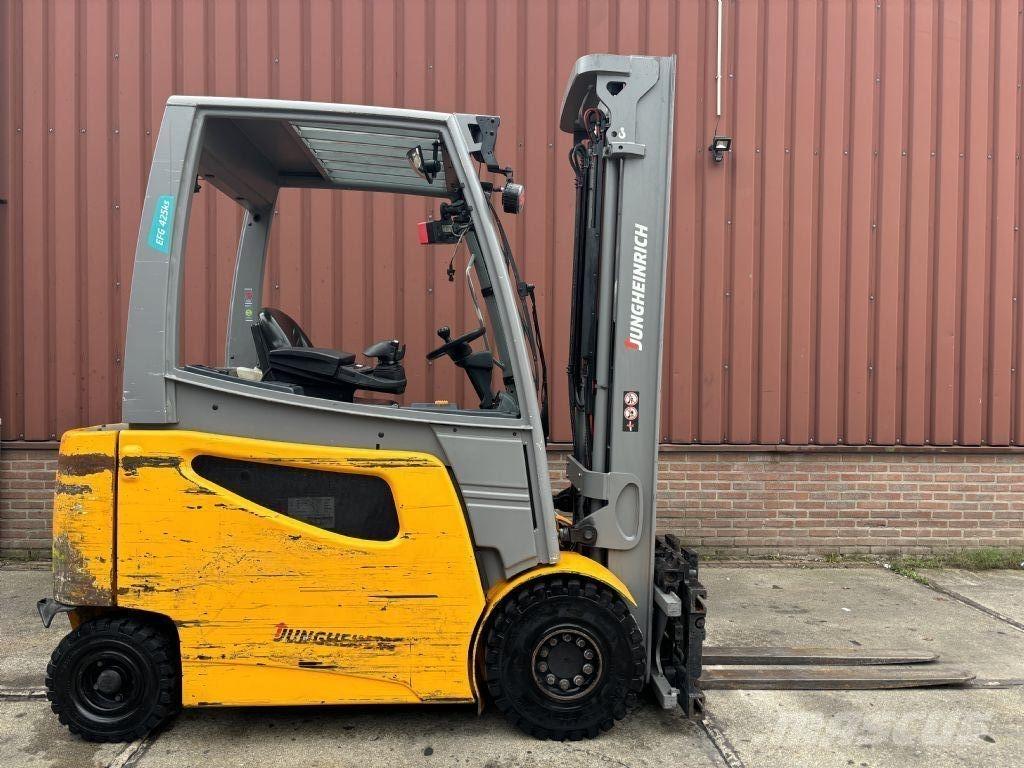 Jungheinrich EFG 425ks Elektriniai šakiniai krautuvai