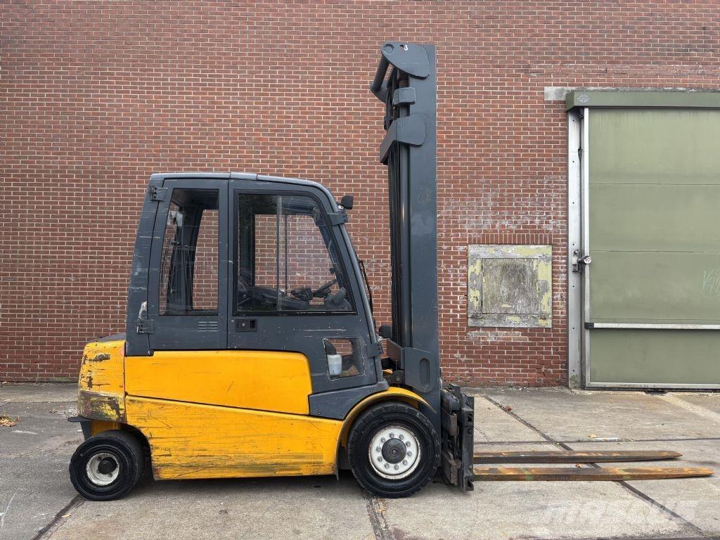 Jungheinrich EFG545 Elektriniai šakiniai krautuvai