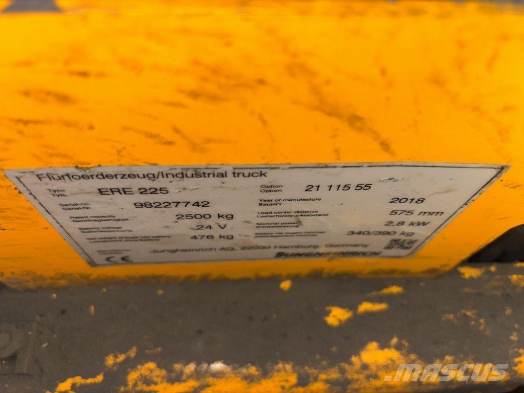 Jungheinrich ERE 225 Savaeigiai rietuvai