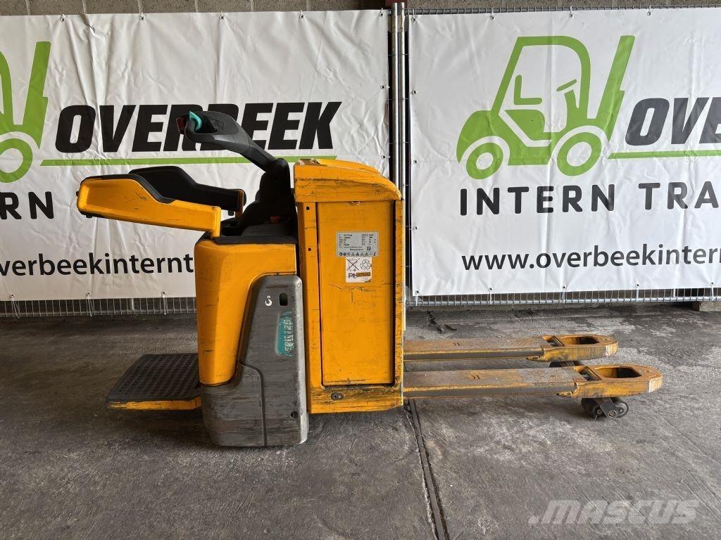 Jungheinrich ERE 225 Savaeigiai rietuvai