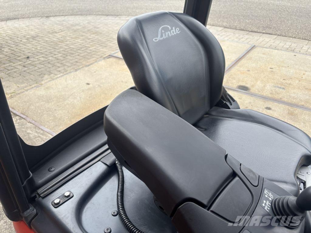 Linde E15-02 Elektriniai šakiniai krautuvai