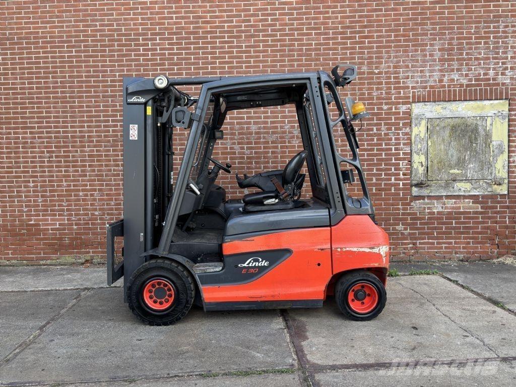 Linde E30-01 Elektriniai šakiniai krautuvai
