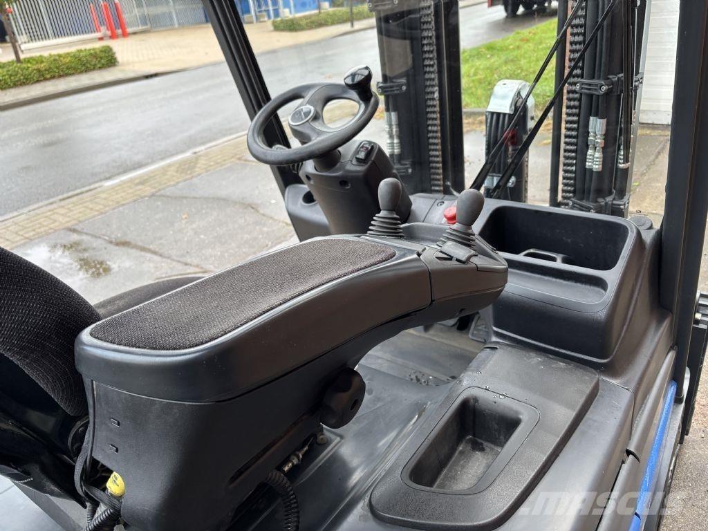 Linde E30L-01 Elektriniai šakiniai krautuvai