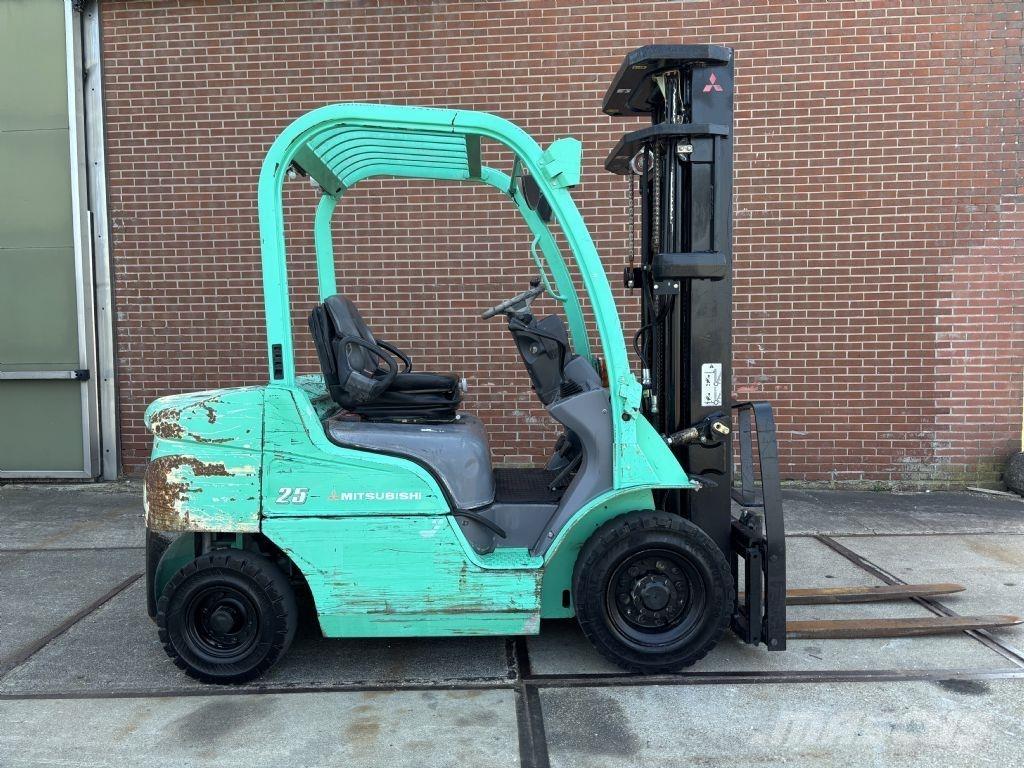 Mitsubishi FD25N Dyzeliniai krautuvai