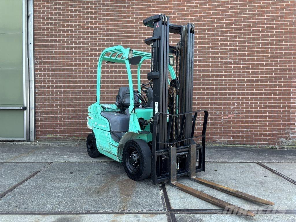 Mitsubishi FD25N Dyzeliniai krautuvai