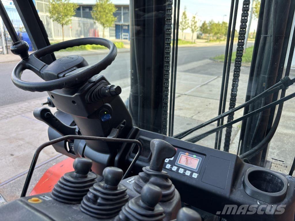 Toyota 8FBMT50 Elektriniai šakiniai krautuvai