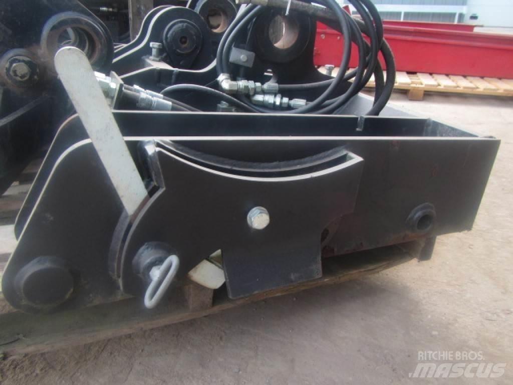 JCB  Kiti naudoti traktorių priedai