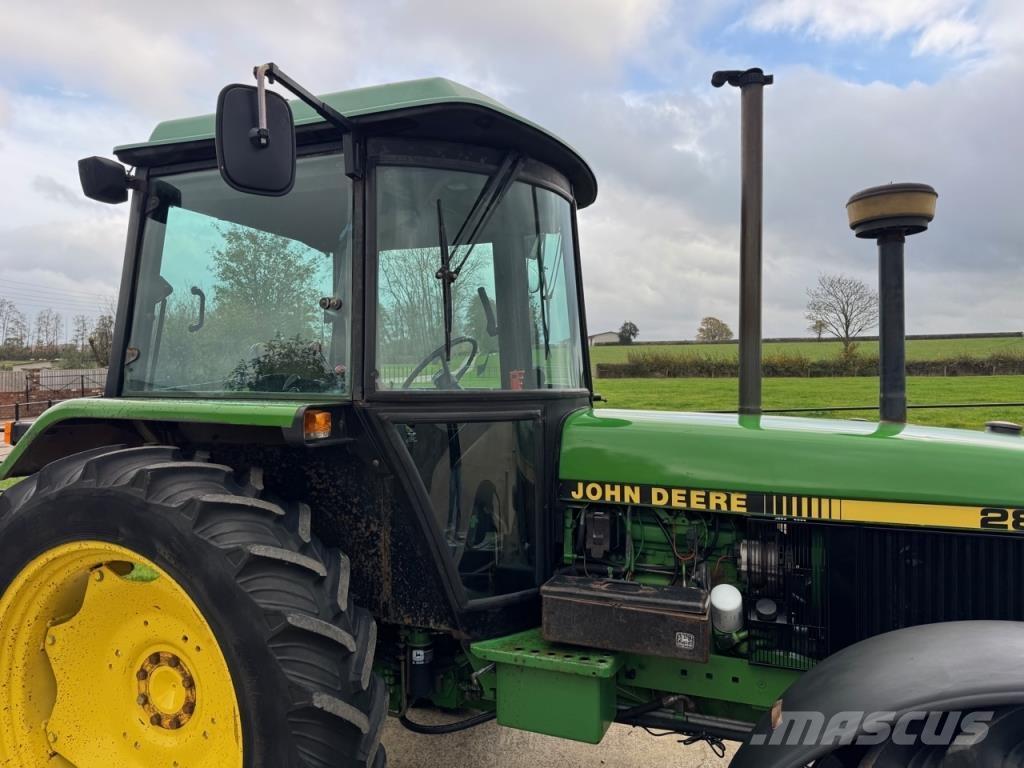 John Deere 2850 Traktoriai