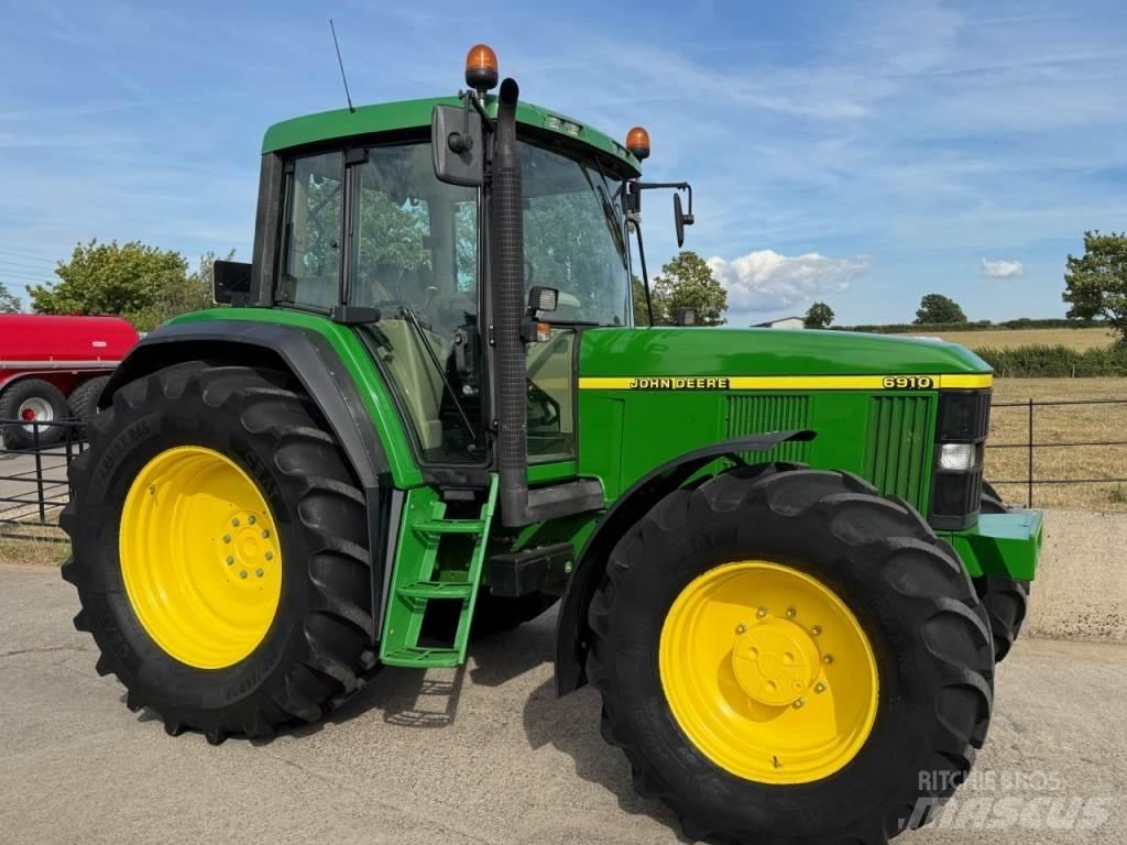 John Deere 6910 Traktoriai