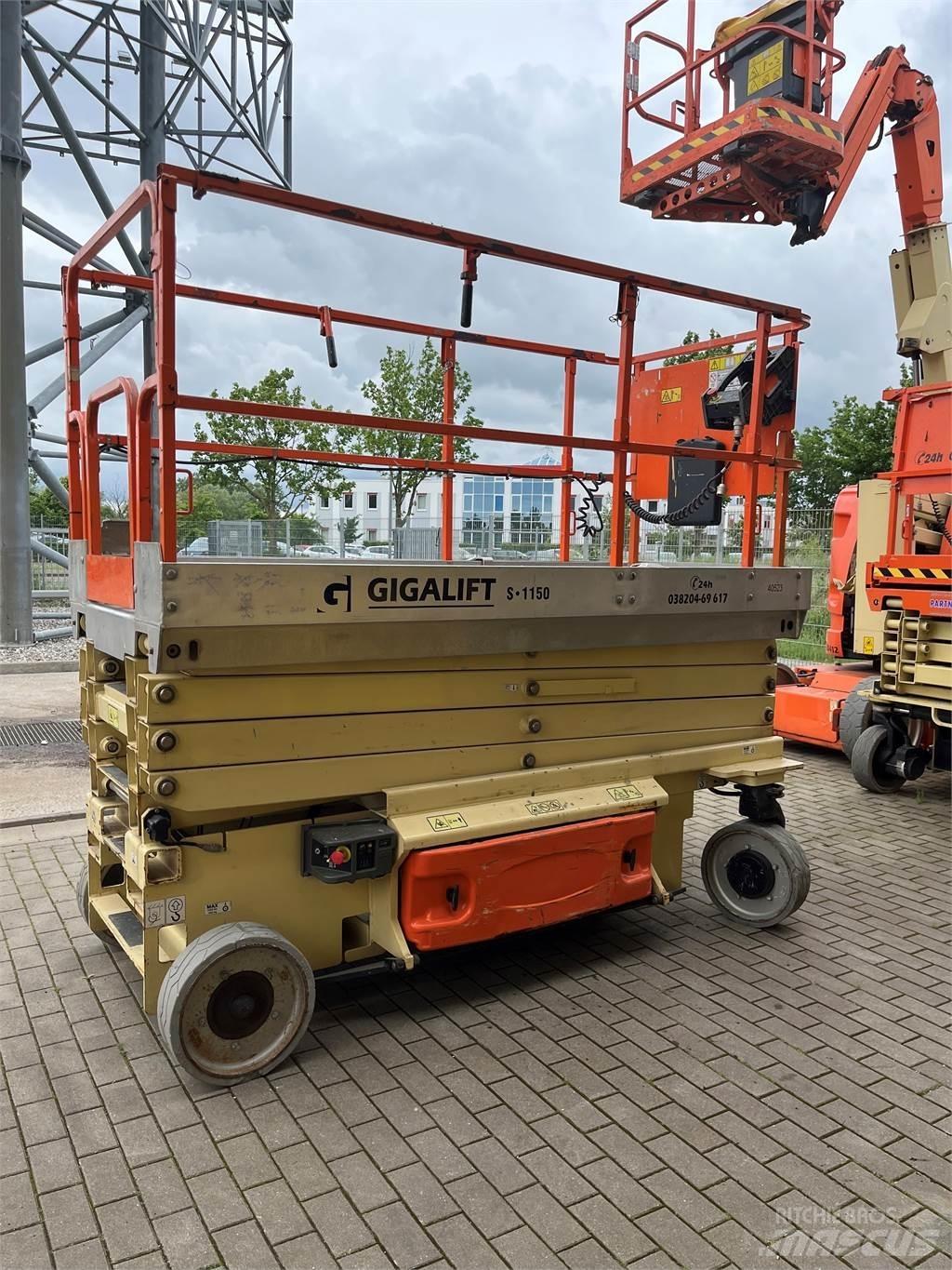 JLG 3246 ES Žirkliniai keltuvai