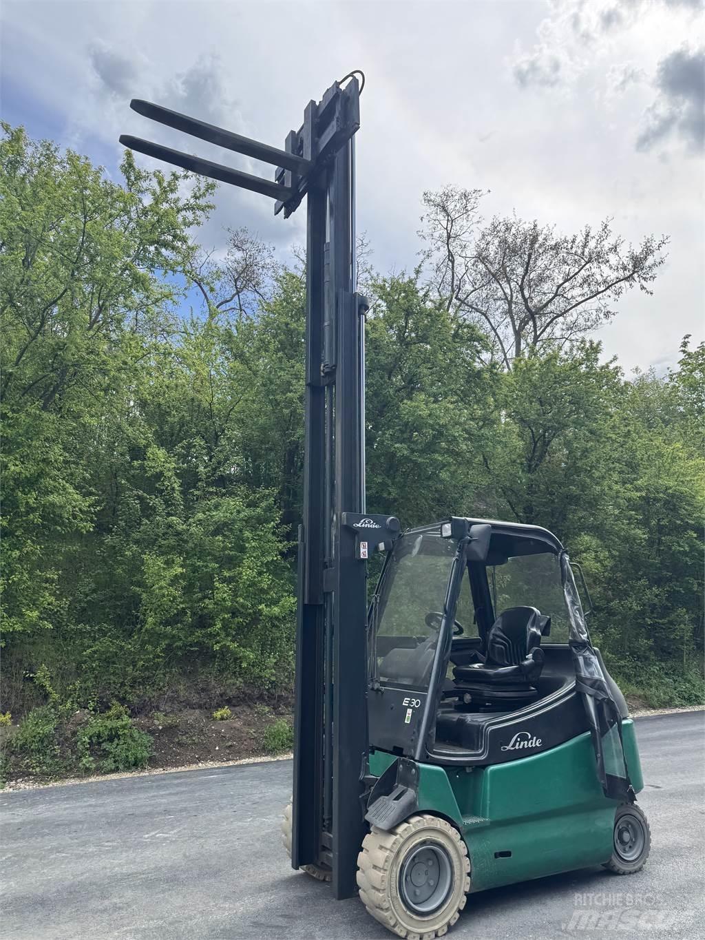 Linde E30 Statyba - Kita