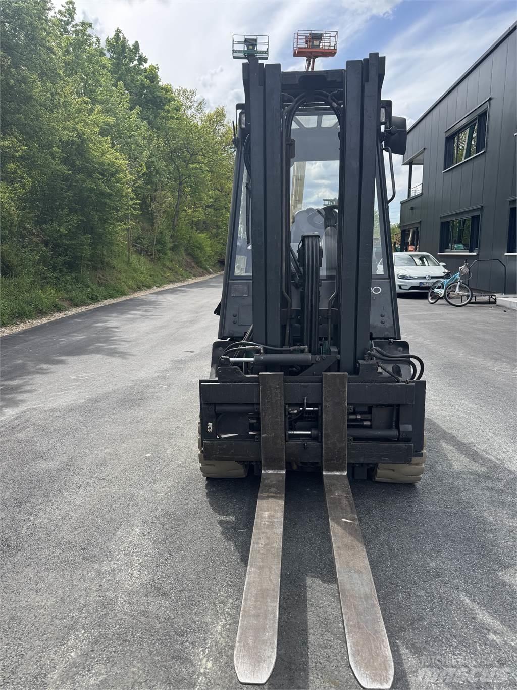 Linde E30 Statyba - Kita