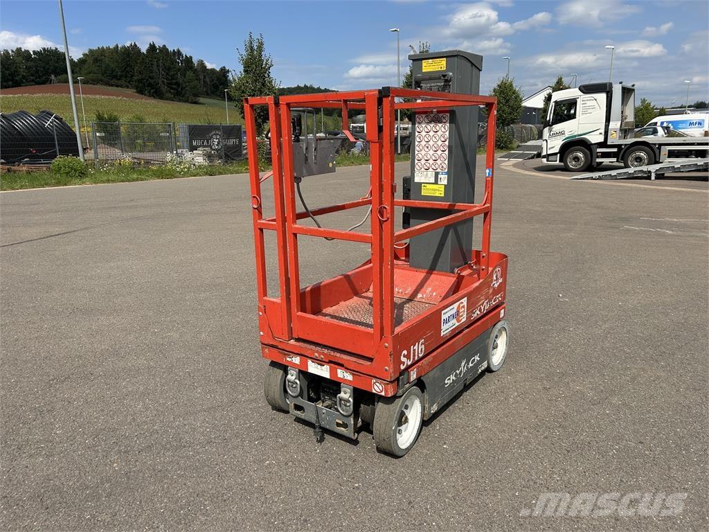 SkyJack SJ16 Kompaktiškas savaeigis strėlinis keltuvas