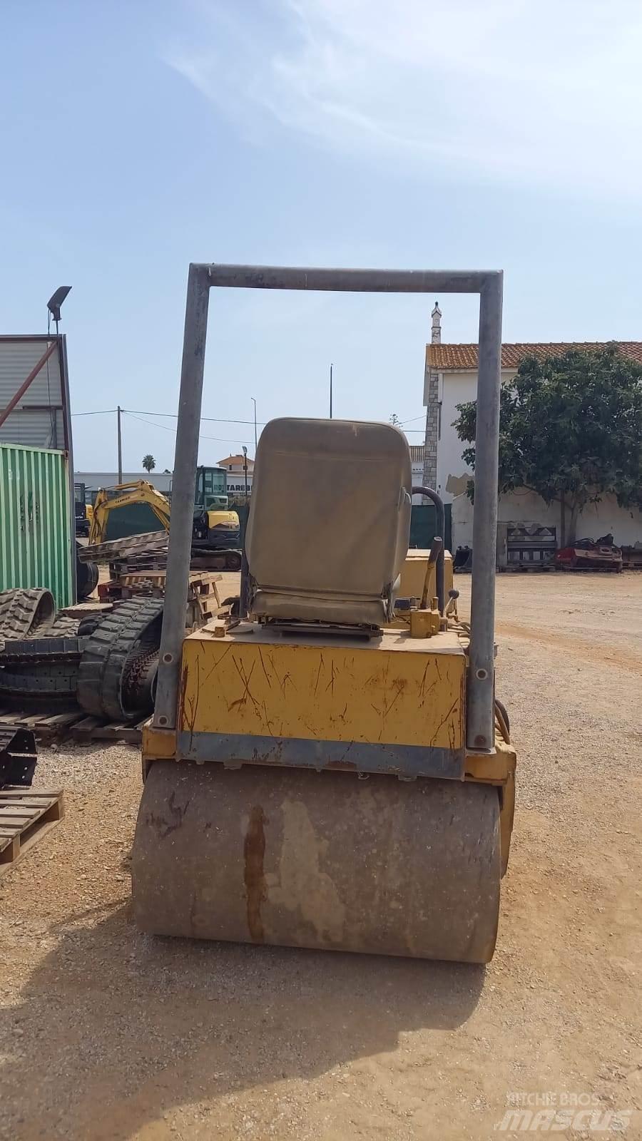 Bomag BW120AD Porinių būgnų volai