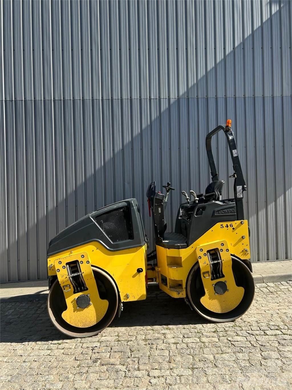 Bomag BW138AD-5 Porinių būgnų volai