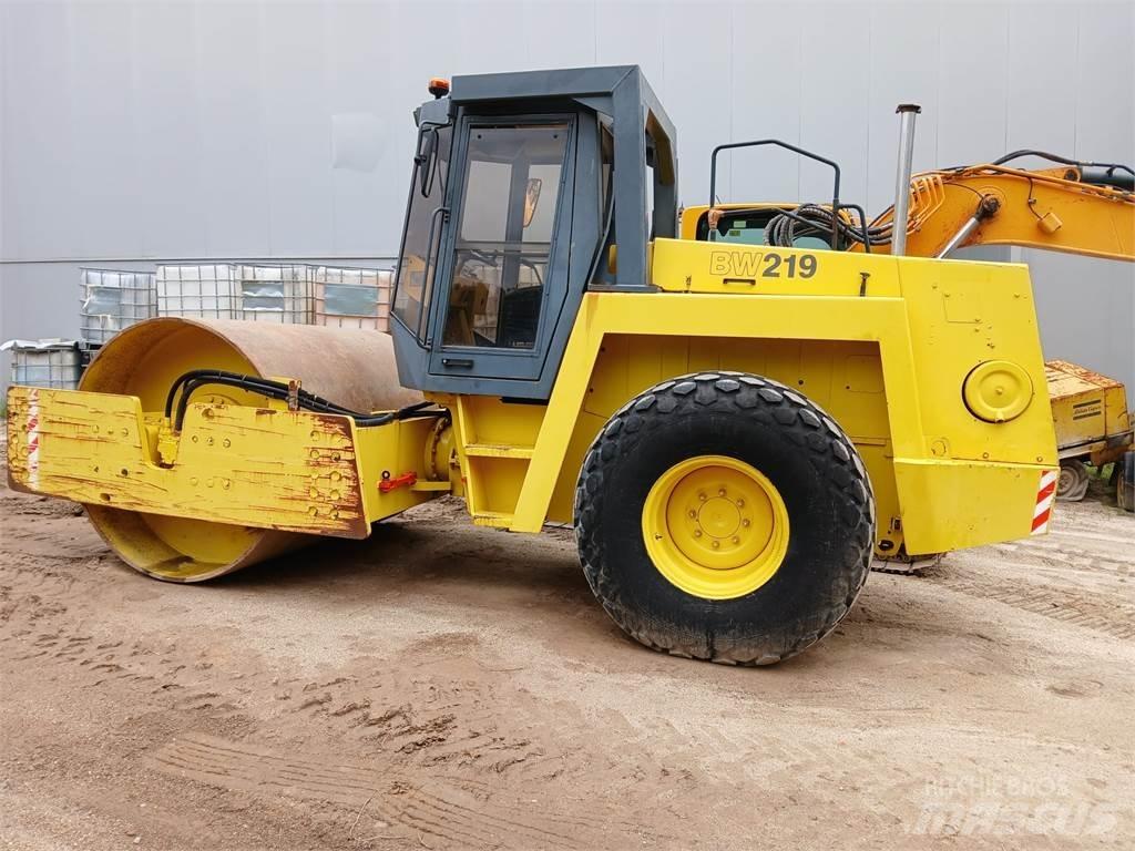 Bomag BW219D-2 Porinių būgnų volai
