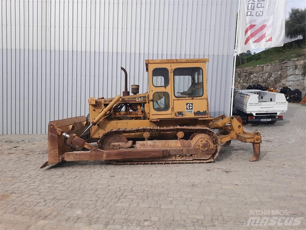 CAT D5B vamzdžių klotuvų buldozeriai