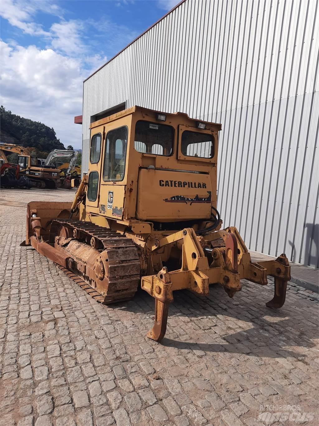CAT D5B vamzdžių klotuvų buldozeriai