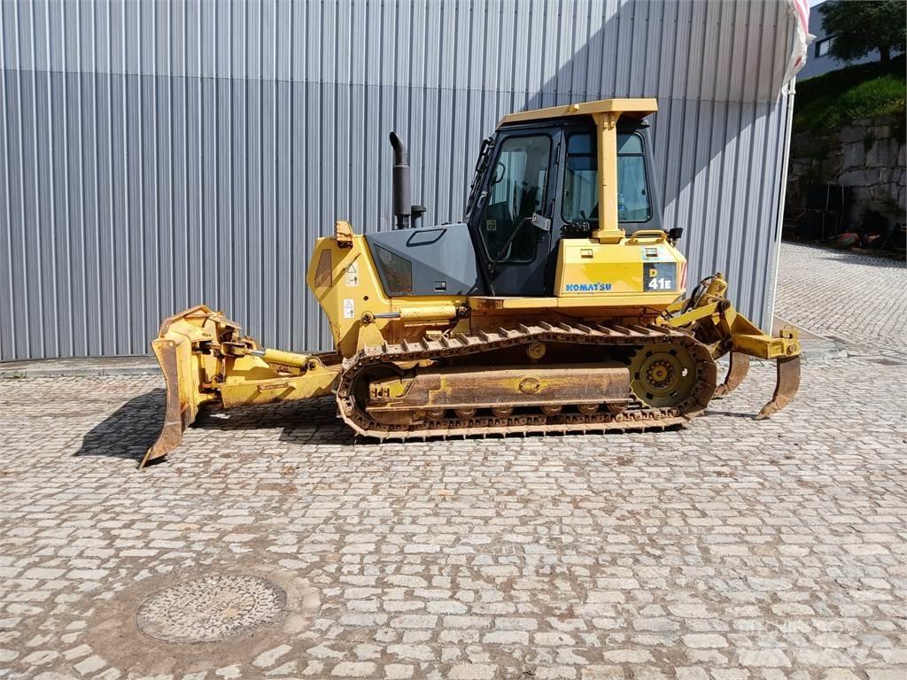 Komatsu D41E-6 vamzdžių klotuvų buldozeriai