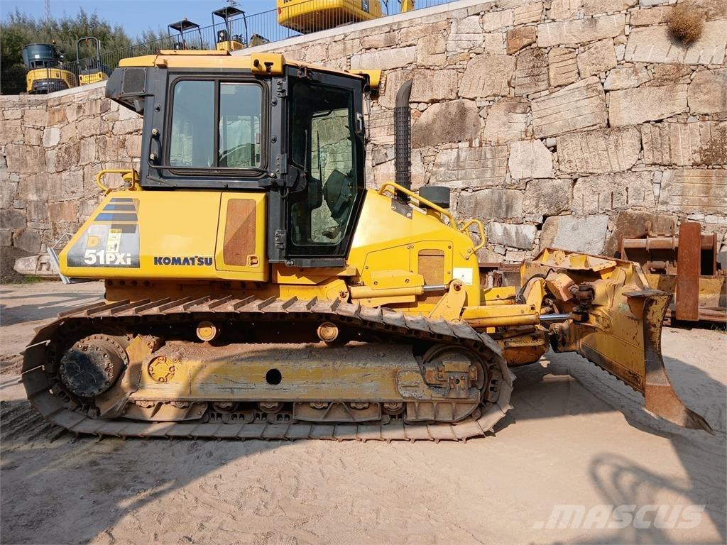Komatsu D51PXI-22 vamzdžių klotuvų buldozeriai