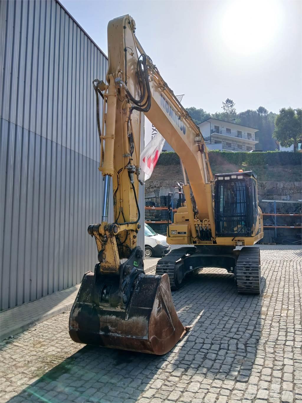 Komatsu PC210NLC-11 Vikšriniai ekskavatoriai
