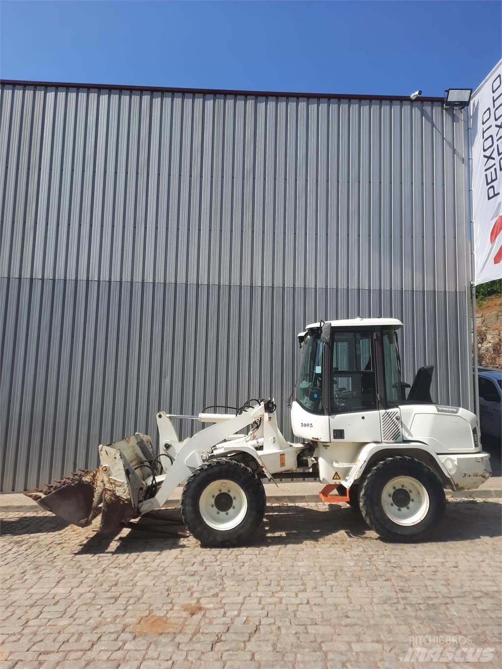 Volvo L30G Statyba - Kita