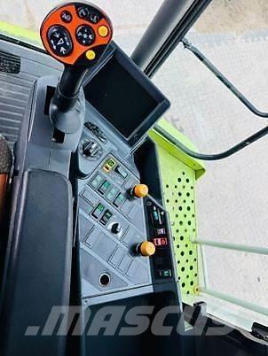 CLAAS LEXION 550 Derliaus nuėmimo kombainai